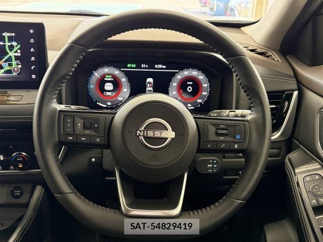 Nissan X-TRAIL HYBRID 2022-09 8832677-4