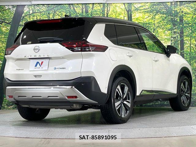 Nissan X-TRAIL HYBRID 2023-05 8832674-16