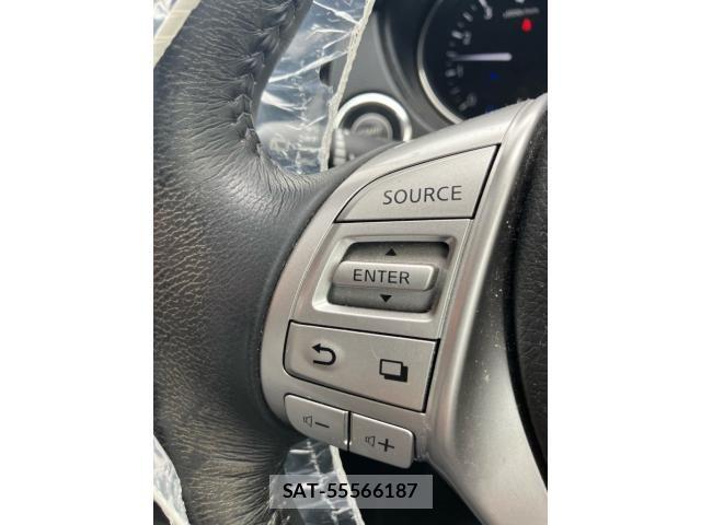 Nissan X-TRAIL HYBRID 2016-06 8832683-13