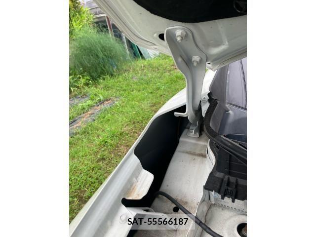 Nissan X-TRAIL HYBRID 2016-06 8832683-5