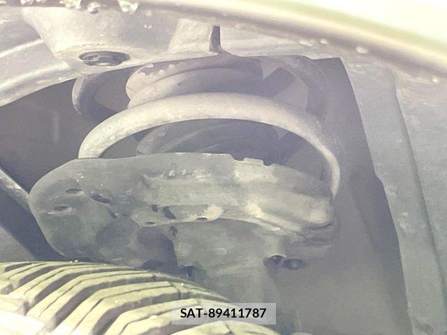 Nissan X-TRAIL HYBRID 2015-05 8832680-19