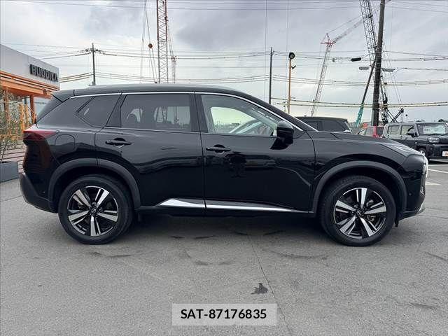 Nissan X-TRAIL HYBRID 2022-07 8851189-11
