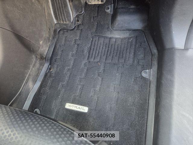 Nissan X-TRAIL HYBRID 2018-09 8851200-3