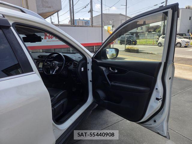 Nissan X-TRAIL HYBRID 2018-09 8851200-4