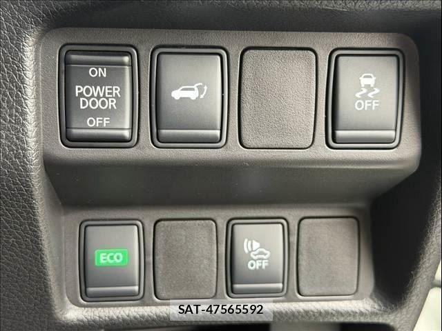 Nissan X-TRAIL HYBRID 2018-01 8883129-24