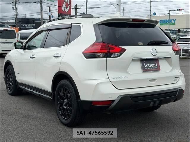 Nissan X-TRAIL HYBRID 2018-01 8883129-3