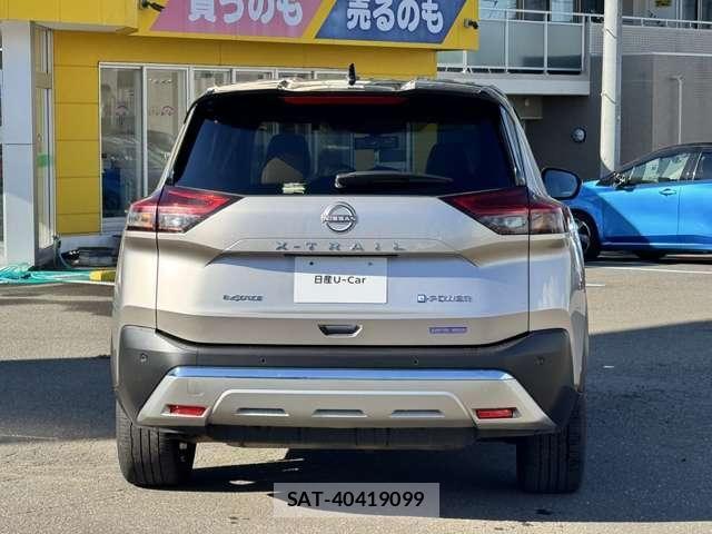Nissan X-TRAIL HYBRID 2024-03 8883122-23
