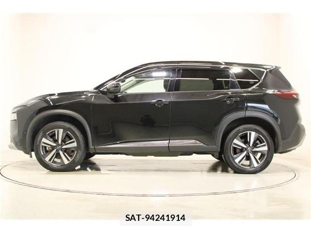 Nissan X-TRAIL HYBRID 2023-03 8883123-9