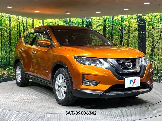Nissan X-TRAIL HYBRID 2017-05 8883132-15