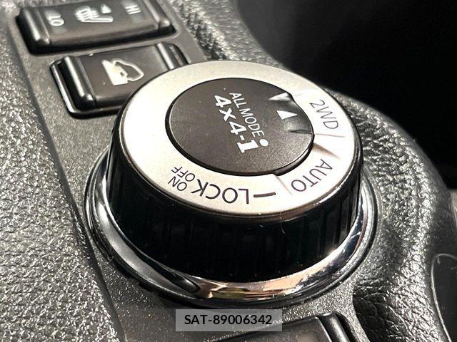 Nissan X-TRAIL HYBRID 2017-05 8883132-5