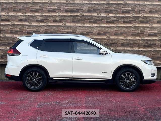 Nissan X-TRAIL HYBRID 2021-07 8883124-3