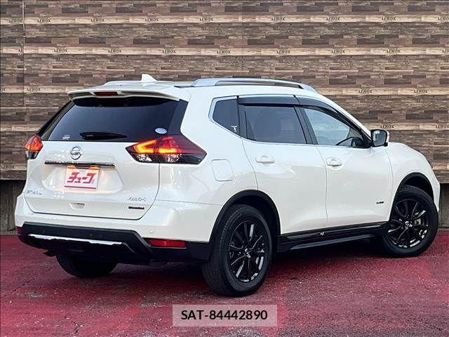 Nissan X-TRAIL HYBRID 2021-07 8883124-4