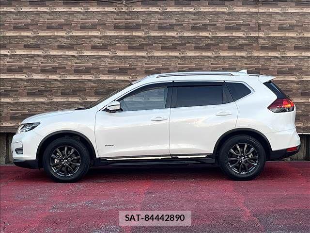 Nissan X-TRAIL HYBRID 2021-07 8883124-7