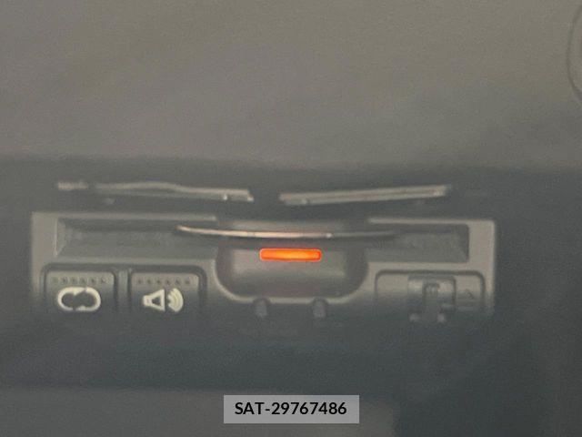 Nissan X-TRAIL HYBRID 2016-04 8884664-4