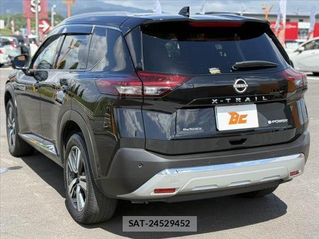 Nissan X-TRAIL HYBRID 2024-04 8884659-14