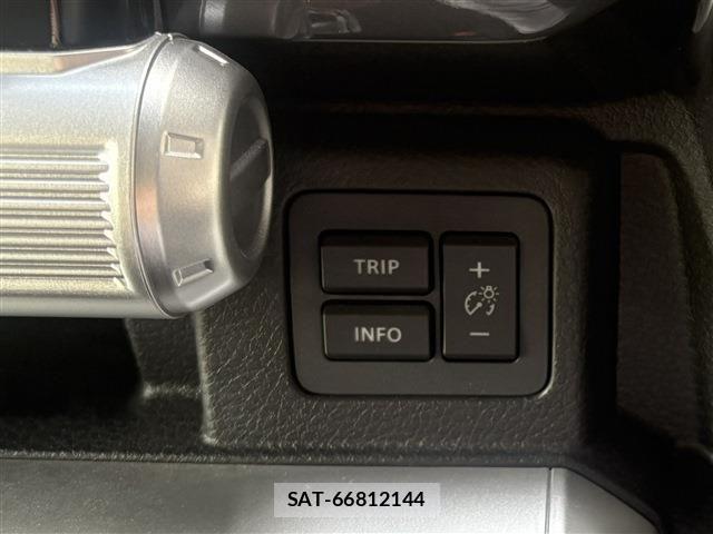Suzuki X BEE 2021-02 1386967-25