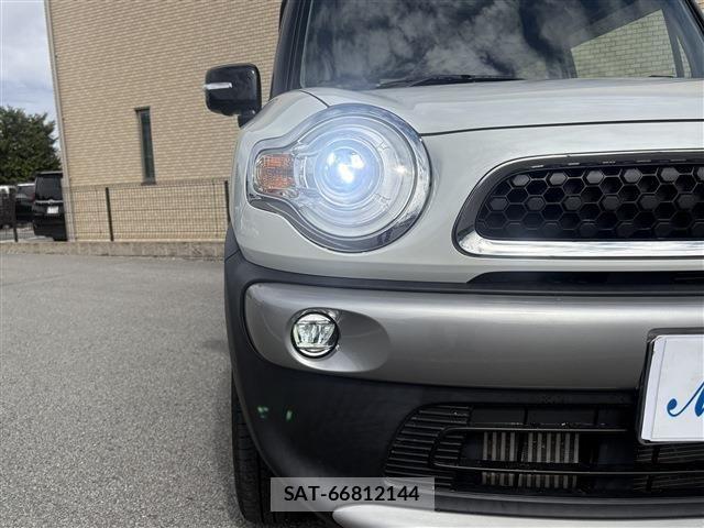 Suzuki X BEE 2021-02 1386967-8
