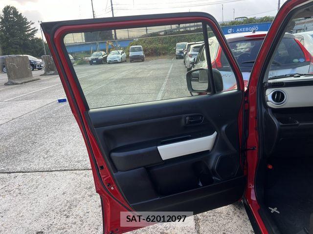 Suzuki X BEE 2019-05 2967592-25