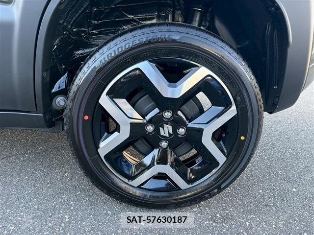 Suzuki X BEE 2025-12 5883383-17