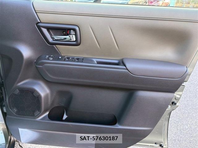 Suzuki X BEE 2025-12 5883383-21