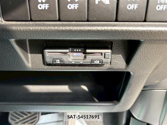Suzuki X BEE 2019-01 5883419-18