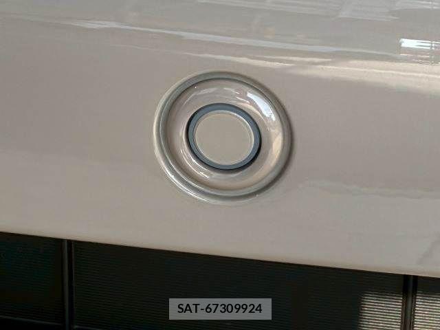 Suzuki X BEE 2026-01 6023678-8
