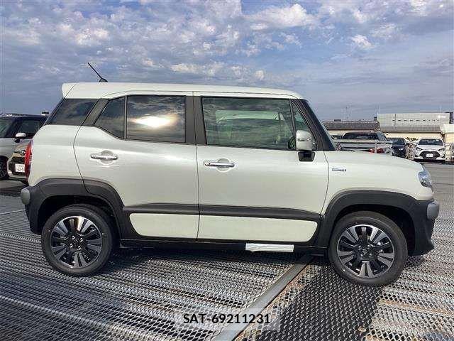 Suzuki X BEE 2025-03 6915785-10