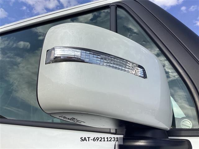 Suzuki X BEE 2025-03 6915785-18