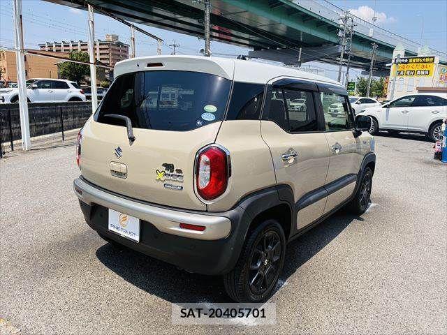 Suzuki X BEE 2018-04 6915787-16