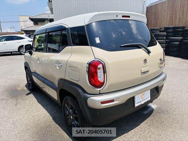 Suzuki X BEE 2018-04 6915787-18
