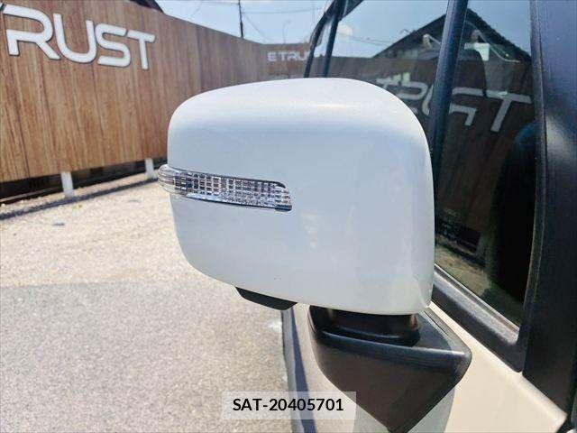 Suzuki X BEE 2018-04 6915787-25