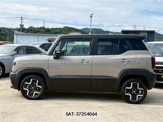 Suzuki X BEE 2026-05 7227532-11