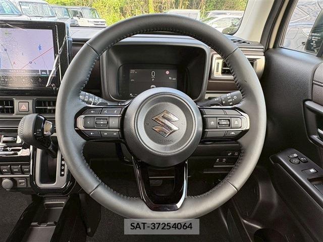 Suzuki X BEE 2026-05 7227532-24