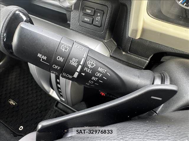 Suzuki X BEE 2019-08 7227525-28