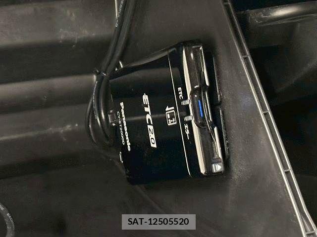 Suzuki X BEE 2018-05 7360585-11