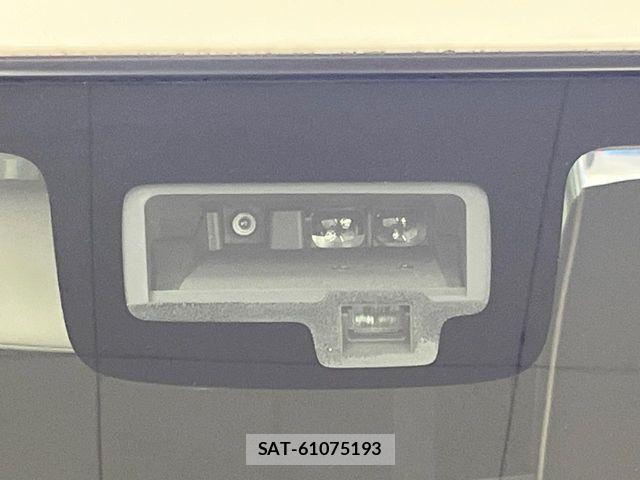 Suzuki X BEE 2020-04 7459008-6