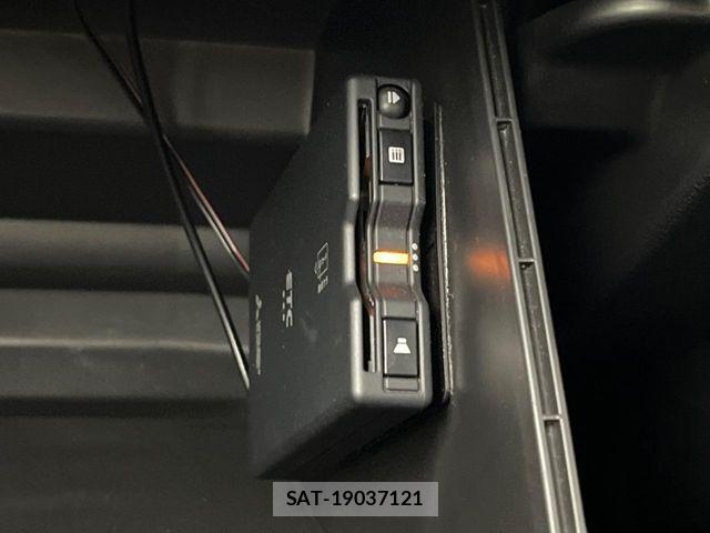 Suzuki X BEE 2019-10 7459009-4