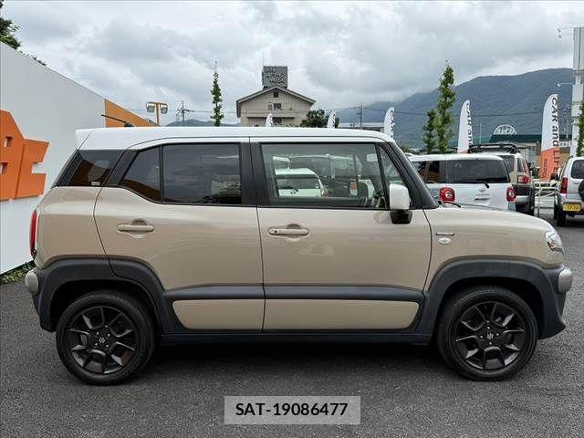 Suzuki X BEE 2021-08 7880677-11