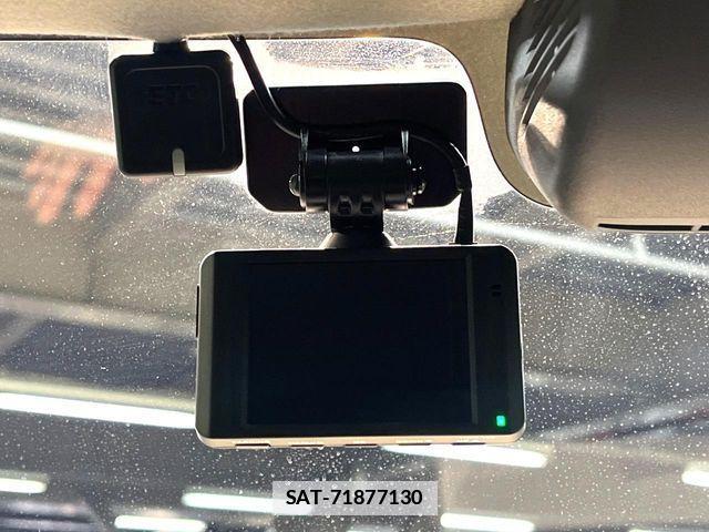 Suzuki X BEE 2021-01 7964491-6