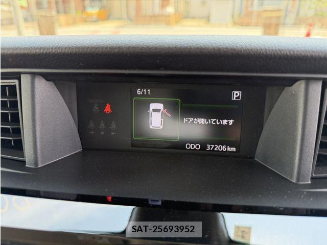 Suzuki X BEE 2018-04 7981643-11