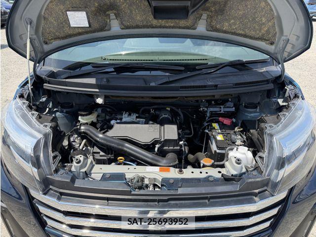 Suzuki X BEE 2018-04 7981643-3
