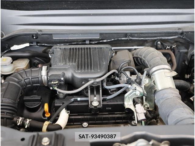 Suzuki X BEE 2017-12 8102888-17