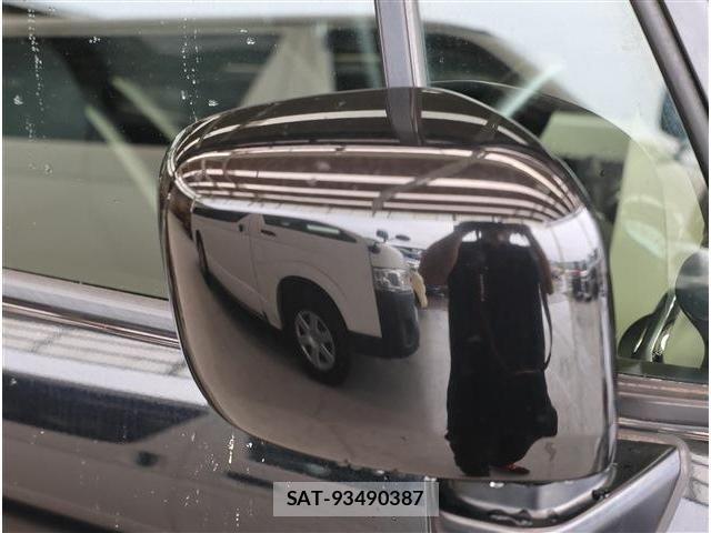Suzuki X BEE 2017-12 8102888-29