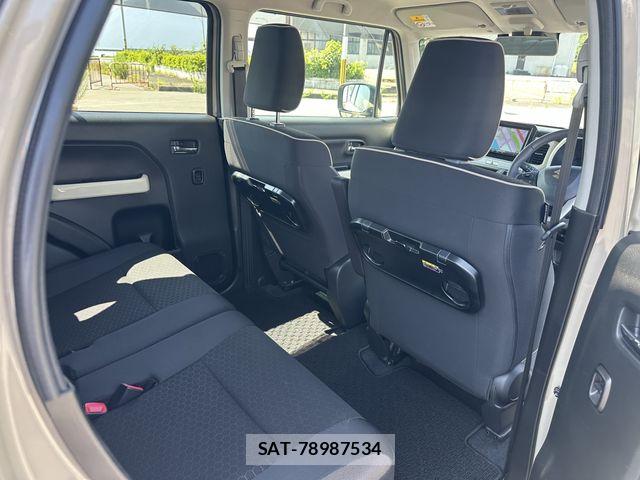 Suzuki X BEE 2019-03 8102887-16
