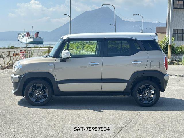 Suzuki X BEE 2019-03 8102887-24
