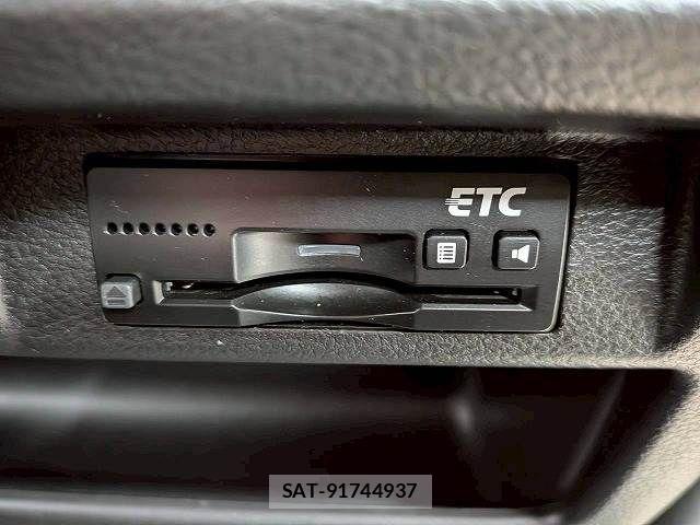 Suzuki X BEE 2018-10 8147044-11