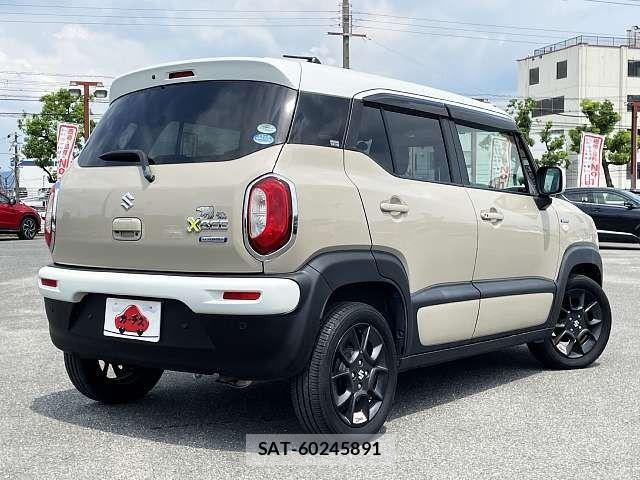 Suzuki X BEE 2018-08 8211132-2