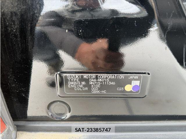 Suzuki X BEE 2018-04 8211137-10