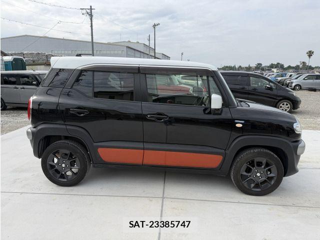 Suzuki X BEE 2018-04 8211137-5