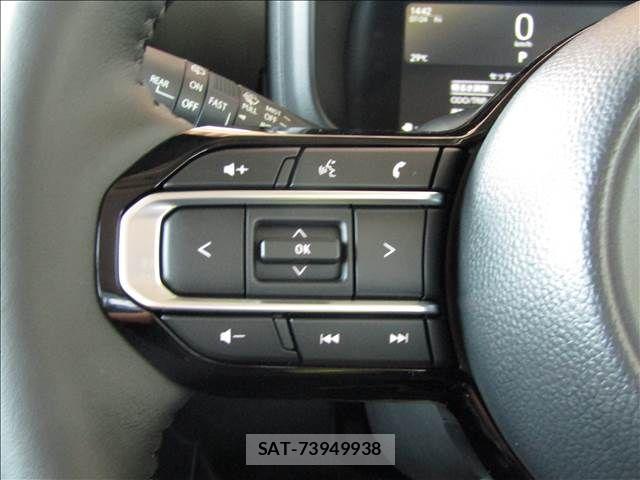Suzuki X BEE 2026-07 8211128-10